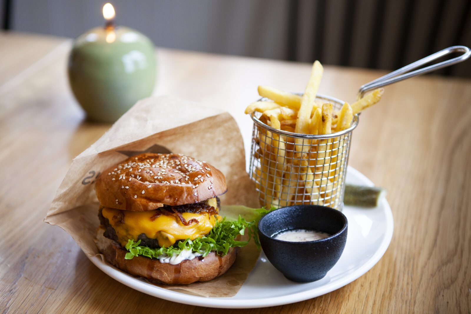 Hamburgare från restaurangen